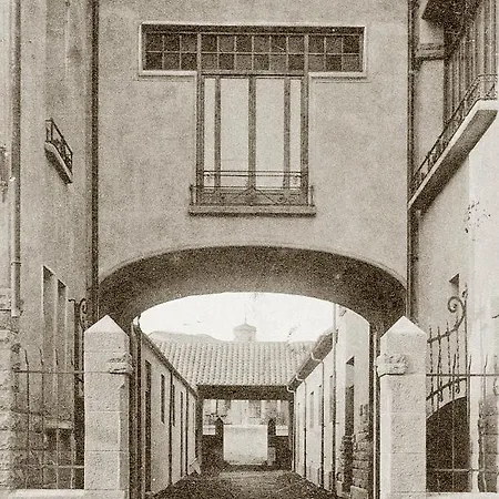 Villa Fàbrica Descals&pavillion *